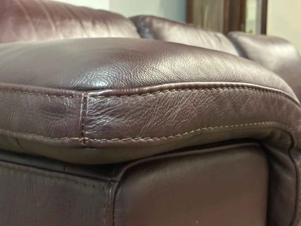 Natuzzi Leather Sectional – Genuine Italian Quality