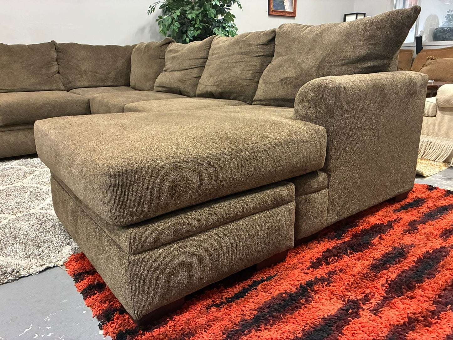 Chocolate Brown Sectional Sofa with Chaise – Comfortable & Spacious