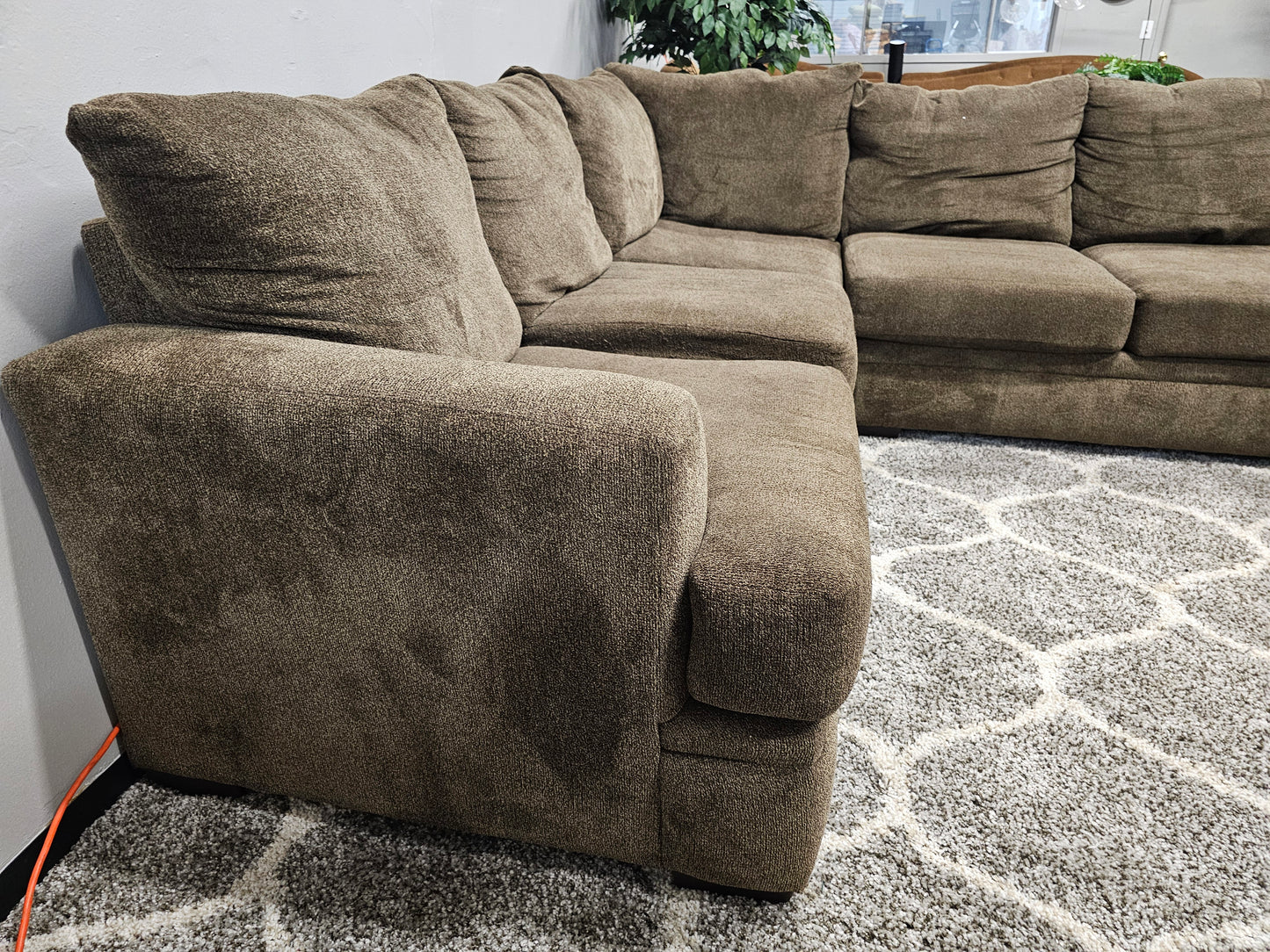 Chocolate Brown Sectional Sofa with Chaise – Comfortable & Spacious