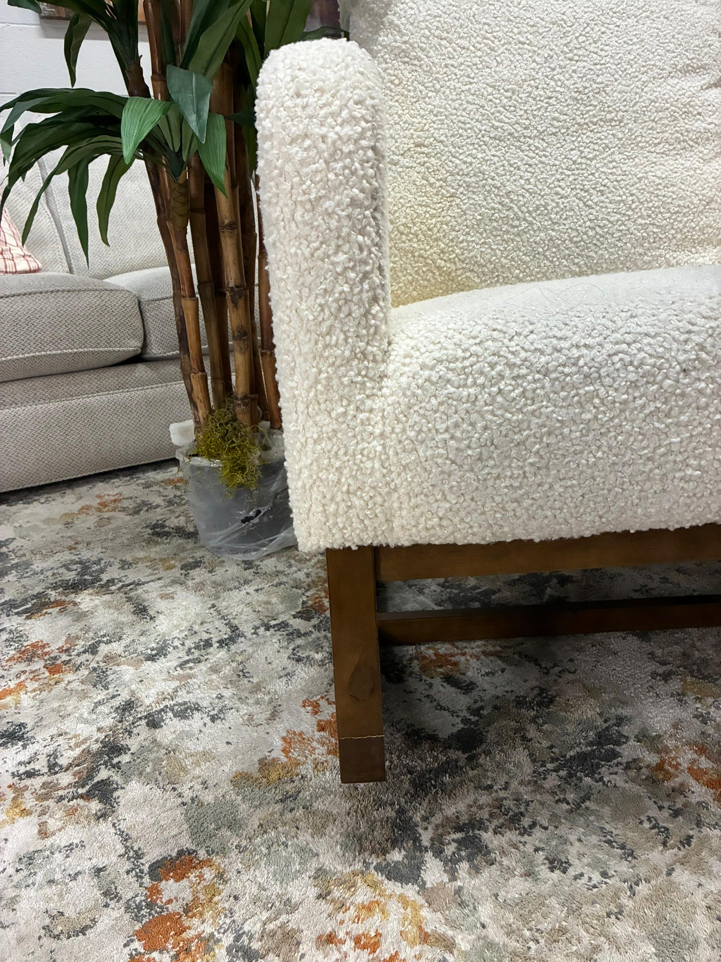 Modern Bouclé Rocking Chair – Walnut Base | Soft & Stylish