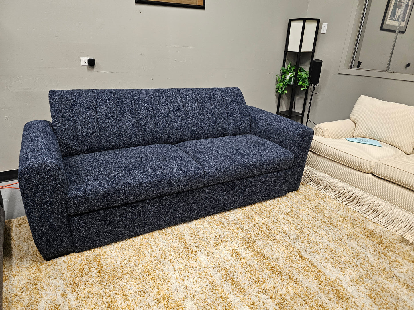 Modern Blue Pull-Out Sleeper Sofa – Pet Friendly & Space-Saving