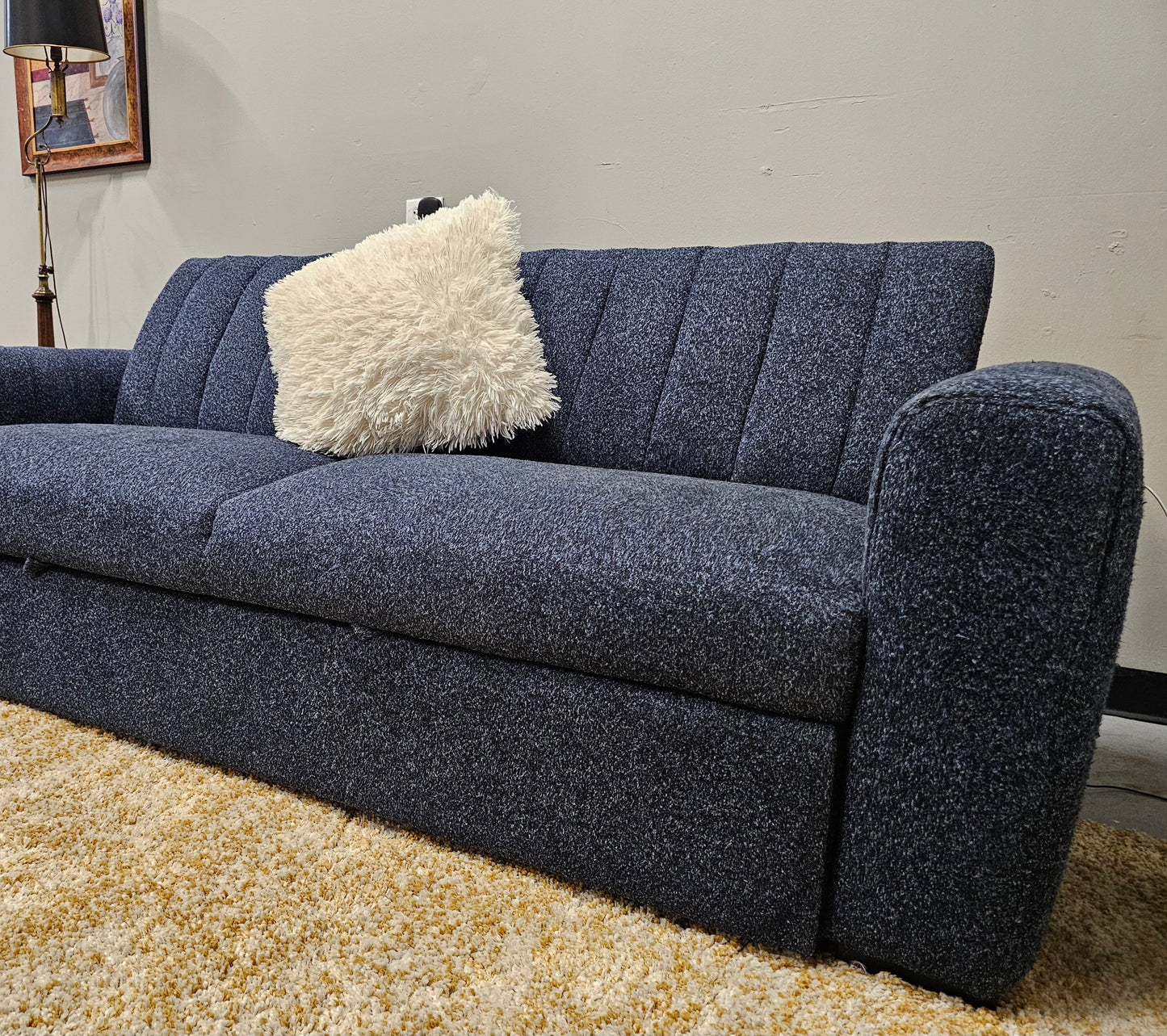 Modern Blue Pull-Out Sleeper Sofa – Pet Friendly & Space-Saving